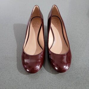 Tory Burch Pumps Womens Slip On Astoria Mid Wedge Patent Leather Burgundy 6.5 M